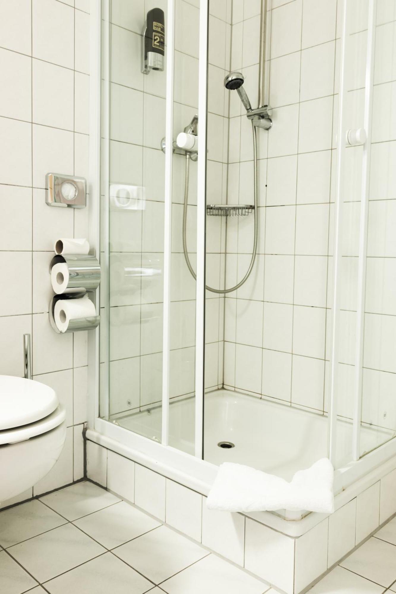 Hotelpension Zum Gockl Allershausen Habitación foto