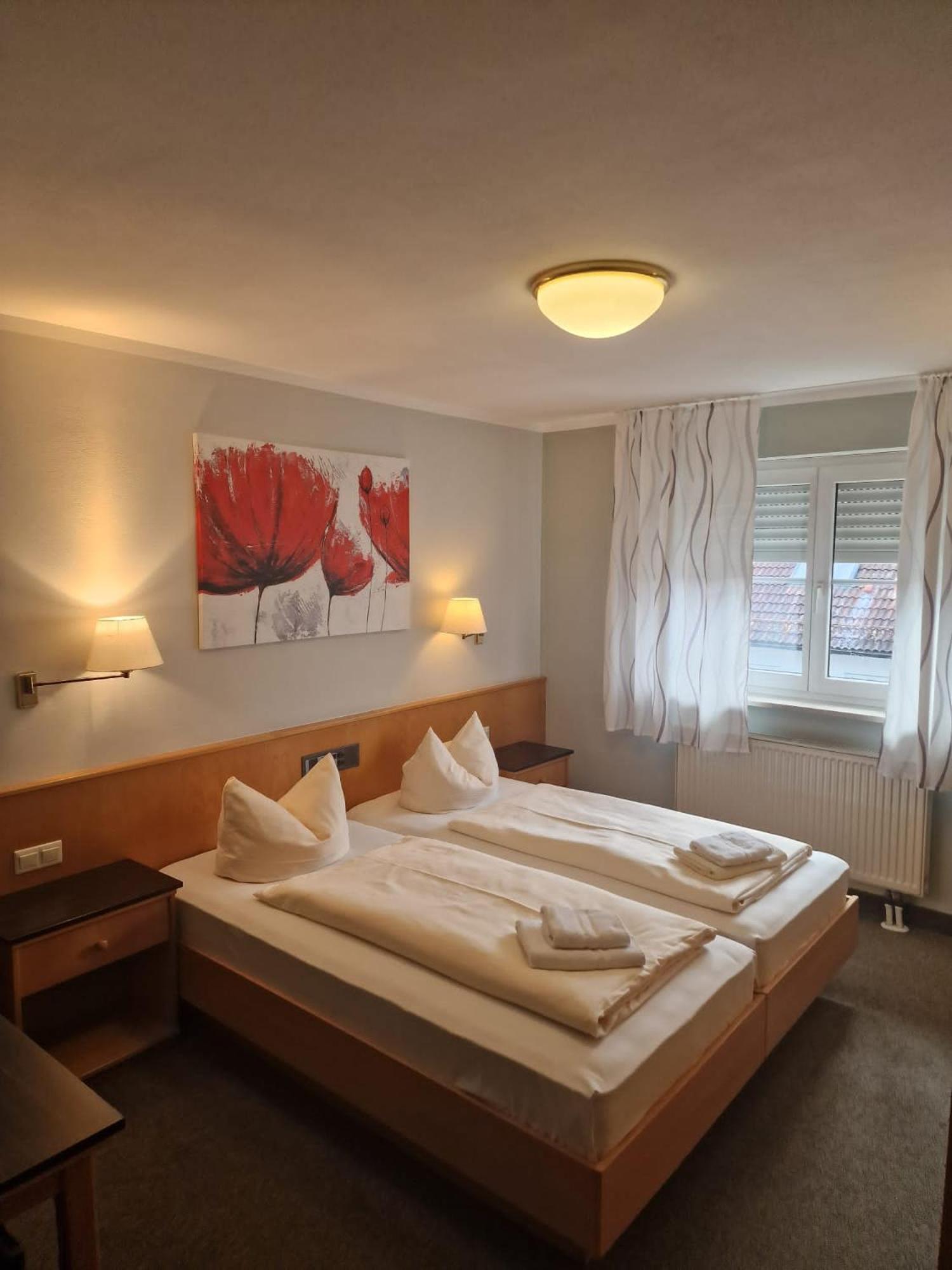 Hotelpension Zum Gockl Allershausen Exterior foto